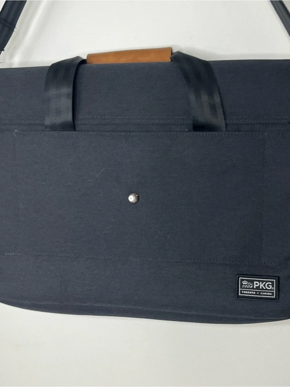 PKG Richmond Messenger 16” Laptop Bag New